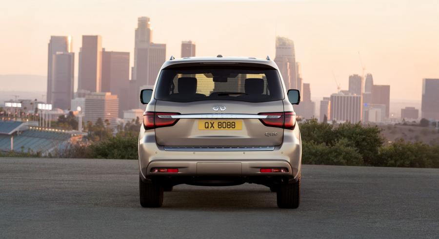  Infiniti QX80 5.6 2018 года  (фото 39 из 117)